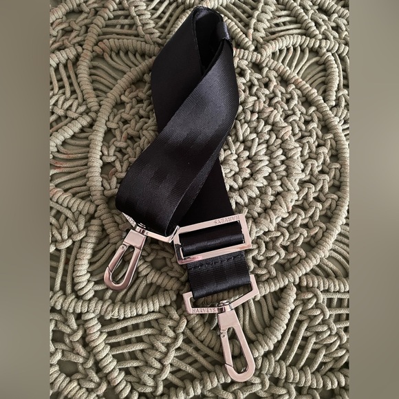 Harvey’s Seatbelt Bag Strap - Picture 1 of 5